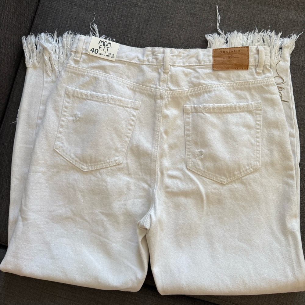 ZARA Frayed Hem White Mom Jeans